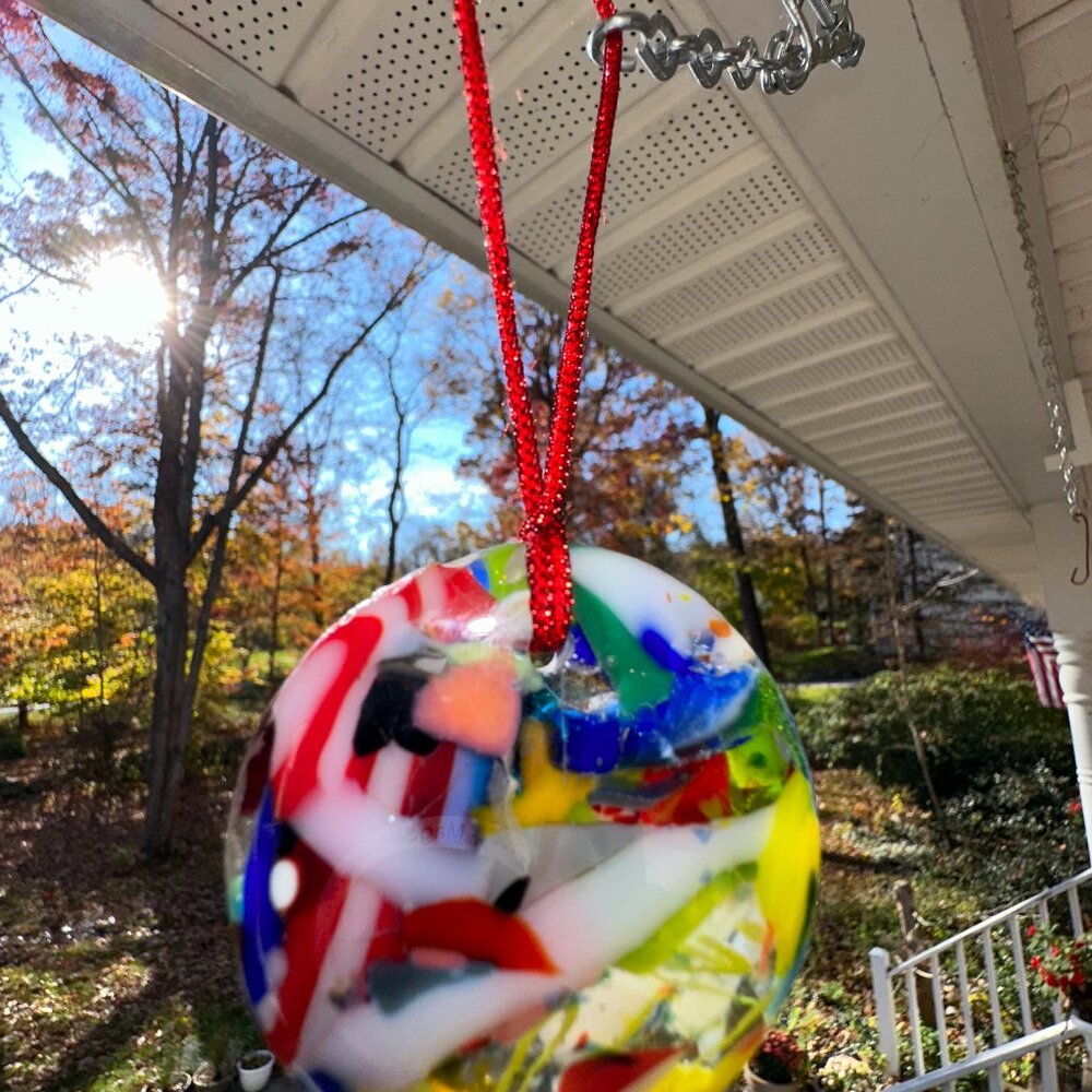 #9578 ROUND FUSED GLASS 2 1/4” ROUND MULTI COLOR ORNEMENT OR SUNCATCHER